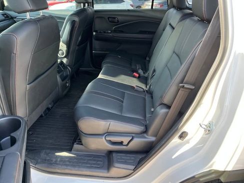 Used 2023 Honda Passport TrailSport image 3