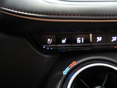 Used 2020 Chevrolet Blazer Premier w/ Driver Confidence II Package FWD image 29