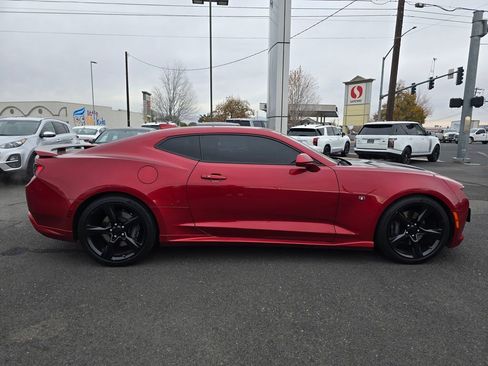 Used 2017 Chevrolet Camaro SS image 6