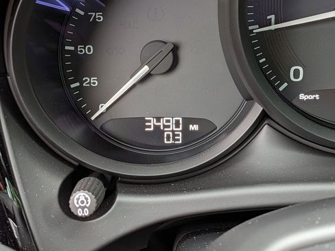 Certified 2025 Porsche Macan Turbo AWD/4WD image 12