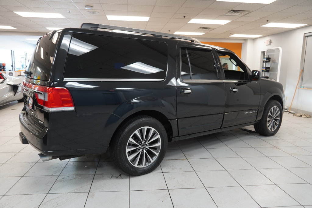 Used 2015 Lincoln Navigator L 4WD image 15