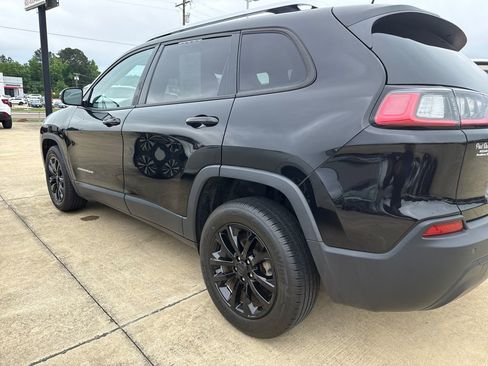 Used 2020 Jeep Cherokee Latitude FWD image 28