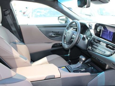 Certified 2025 Lexus ES 350 w/ Premium Package FWD image 5