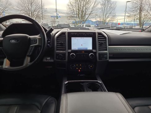 Used 2020 Ford F250 Platinum w/ FX4 Off-Road Package image 18