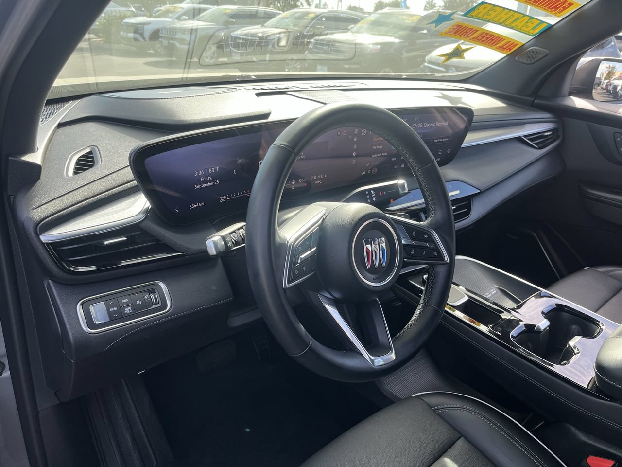Used 2025 Buick Enclave Preferred AWD/4WD image 9
