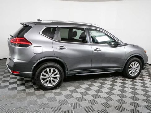 Used 2017 Nissan Rogue SV AWD/4WD image 2