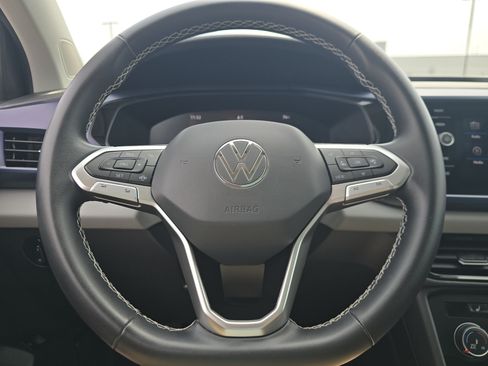Used 2022 Volkswagen Taos SE FWD image 22