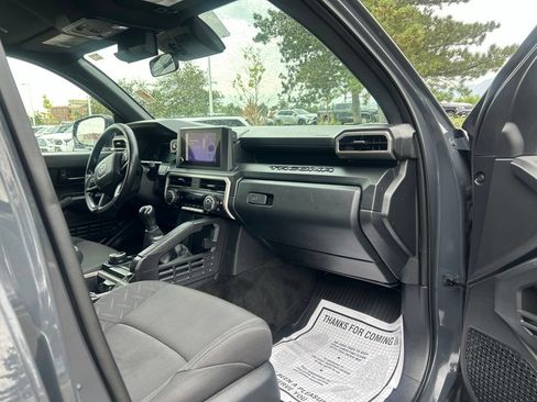 Used 2025 Toyota Tacoma SR w/ SR Upgrade Package AWD/4WD image 12