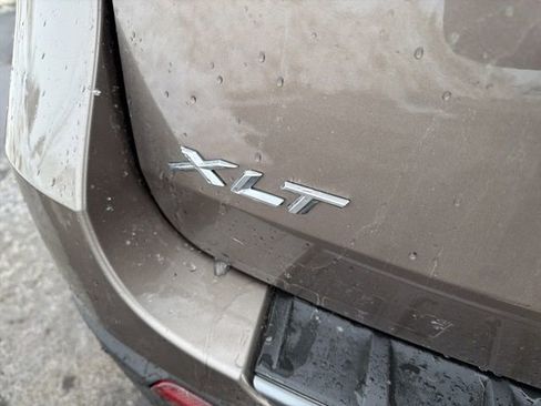 Used 2021 Ford Explorer XLT w/ Equipment Group 202A image 8