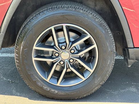 Used 2017 Jeep Grand Cherokee Limited AWD/4WD image 46