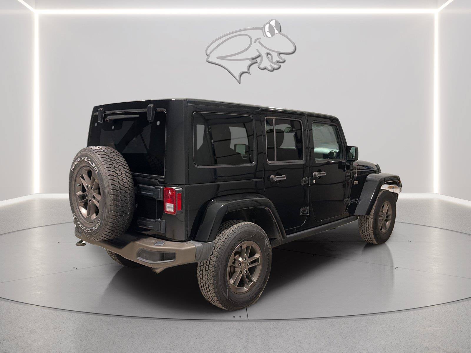 Used 2016 Jeep Wrangler Unlimited Sahara AWD/4WD image 5