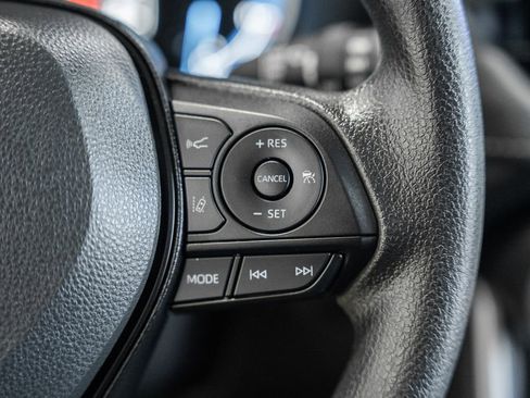 Used 2025 Toyota RAV4 XLE image 23