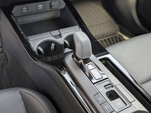 Used 2025 Toyota Prius XLE image 16