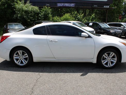 Used 2011 Nissan Altima 2.5 S w/ 2.5S Premium Pkg FWD image 6