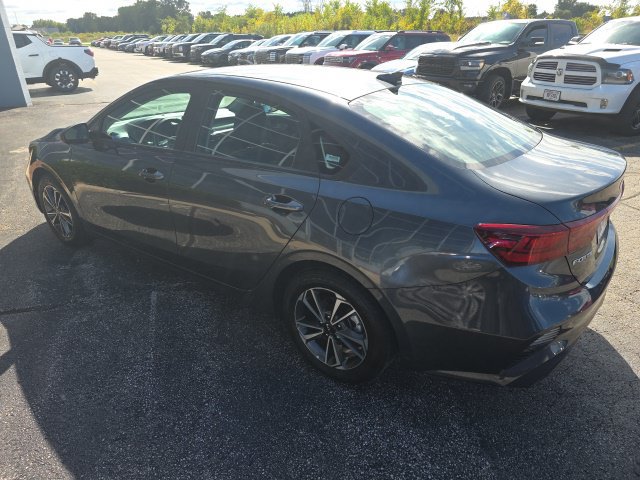 Used 2022 Kia Forte LXS FWD image 13