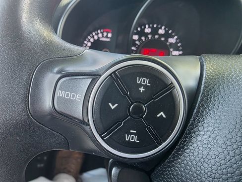 Used 2017 Kia Soul FWD image 37