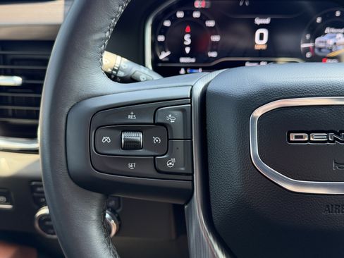 Used 2025 GMC Sierra 2500 Denali Ultimate AWD/4WD image 15