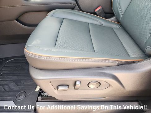 New 2026 GMC Yukon XL AT4 w/ AT4 Premium Package AWD/4WD image 18