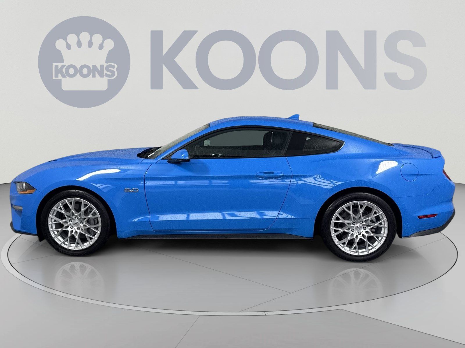Used 2022 Ford Mustang GT Premium w/ Equipment Group 401A RWD image 2