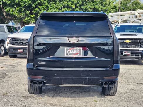 Used 2024 Cadillac Escalade Premium Luxury w/ LPO, Floor Liner Package AWD/4WD image 6