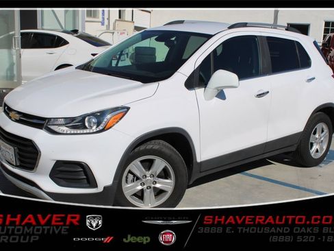 Used 2019 Chevrolet Trax LT w/ LT Convenience Package FWD image 1