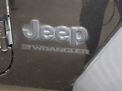 Used 2024 Jeep Wrangler Unlimited Sport AWD/4WD image 12