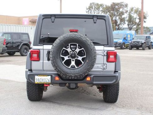 Used 2018 Jeep Wrangler Unlimited Rubicon w/ LED Lighting Group AWD/4WD image 4