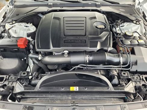 Used 2020 Jaguar XE S image 27