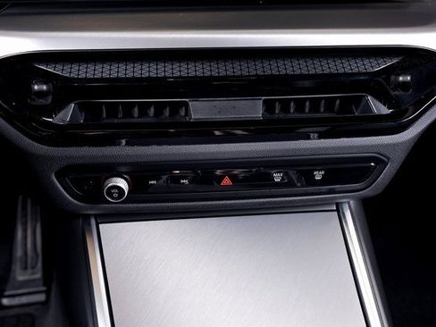 Used 2025 BMW M2 image 41