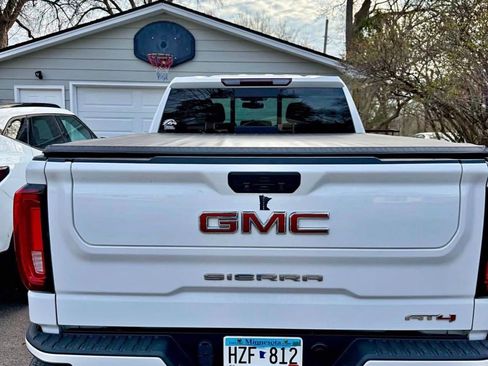 Used 2019 GMC Sierra 1500 AT4 w/ AT4 Premium Package AWD/4WD image 3