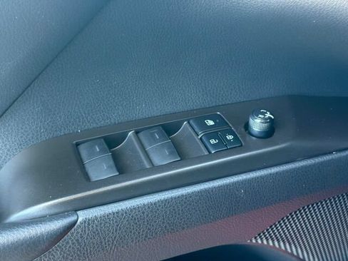 Used 2021 Toyota Camry SE FWD image 14