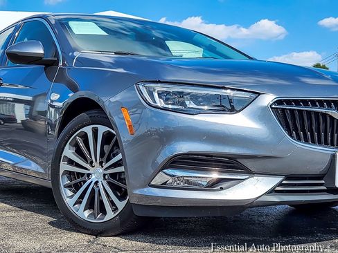 Used 2020 Buick Regal Essence FWD image 3