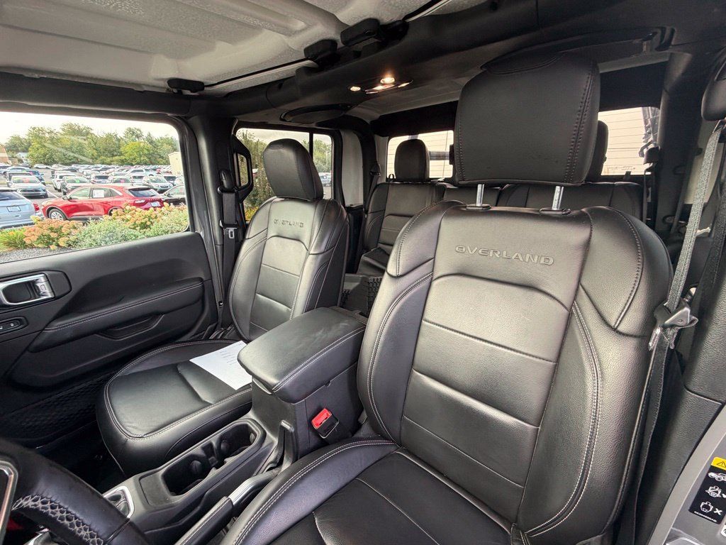 Used 2020 Jeep Gladiator Overland AWD/4WD image 11