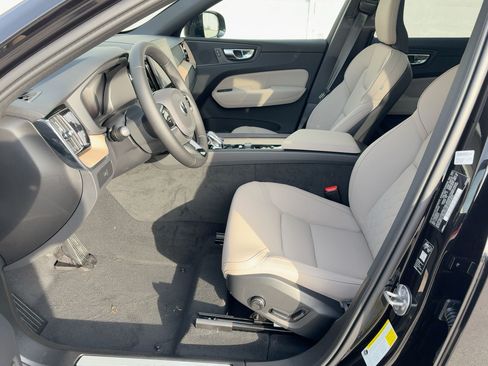 Used 2026 Volvo XC60 B5 Plus w/ Climate Package AWD/4WD image 5