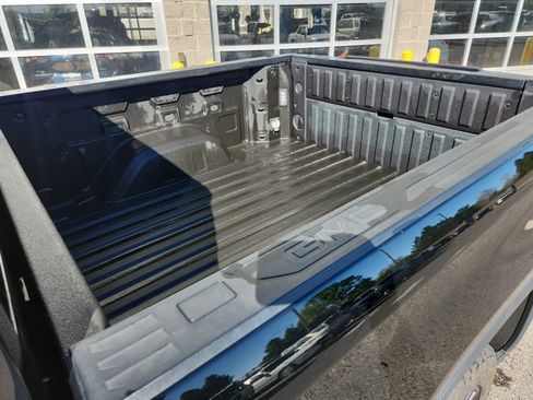 Used 2022 GMC Sierra 1500 Elevation w/ Preferred Package image 13