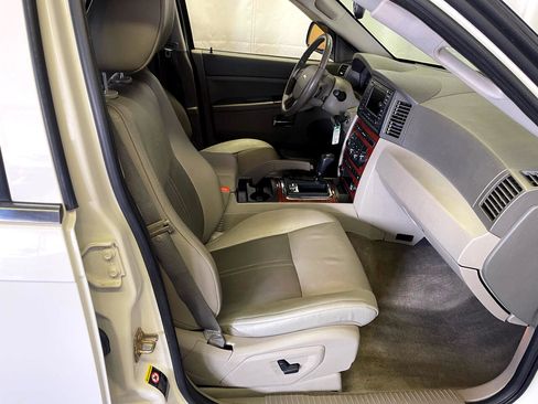 Used 2005 Jeep Grand Cherokee Limited image 12