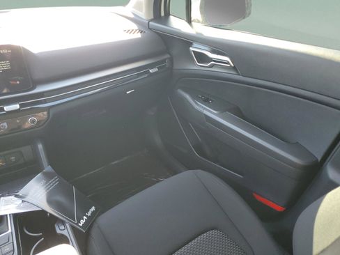 New 2026 Kia Sportage LX image 14