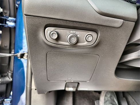 Certified 2022 Buick Encore GX Preferred w/ Cold Weather Comfort Package image 17