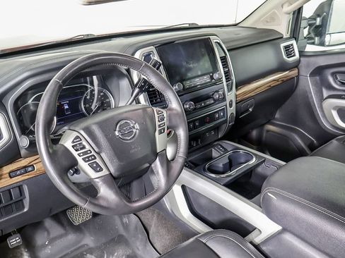 Used 2020 Nissan Titan SL w/ Moonroof Package image 6