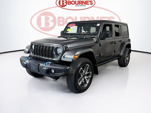 Used 2024 Jeep Wrangler Unlimited w/ Convenience Group AWD/4WD image 5