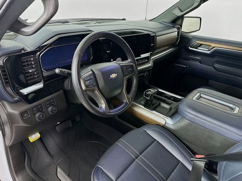 Used 2022 Chevrolet Silverado 1500 High Country w/ High Country Premium Package AWD/4WD image 30