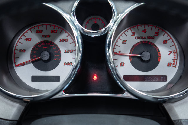 Used 2006 Pontiac Solstice Convertible w/ Premium Package RWD image 2