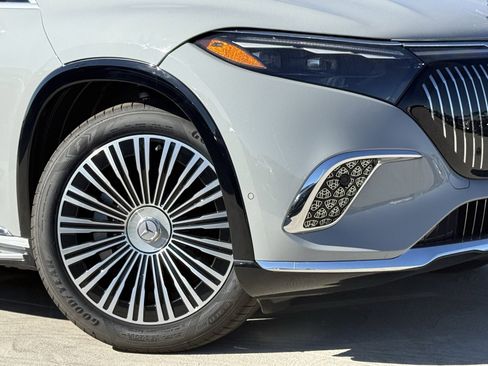 New 2025 Mercedes-Benz Maybach EQS 680 4MATIC image 4