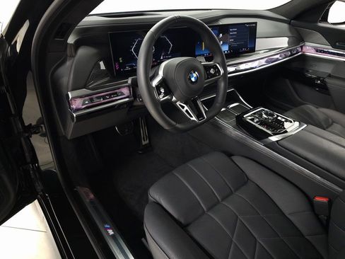 Used 2025 BMW 760i xDrive w/ Executive Package AWD/4WD image 20