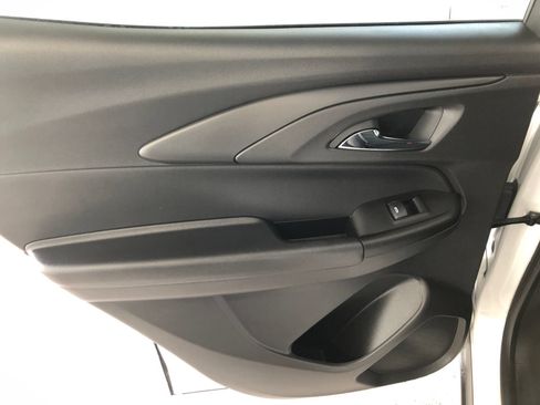 Used 2025 Chevrolet TrailBlazer ACTIV w/ Convenience Package FWD image 16