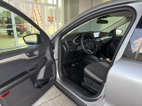 Certified 2022 Ford Escape SE w/ Convenience Package FWD image 12