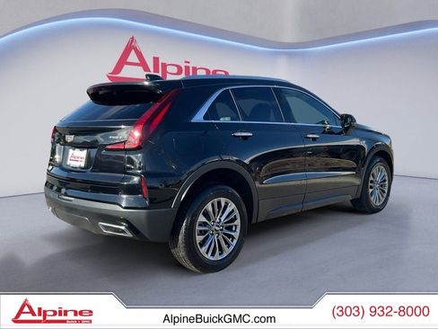 Used 2024 Cadillac XT4 Premium Luxury image 5