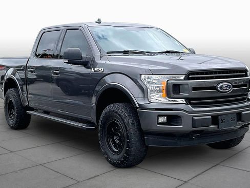 Used 2018 Ford F150 XLT w/ Equipment Group 302A Luxury AWD/4WD image 3