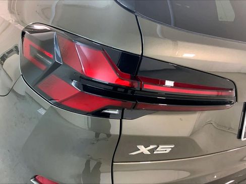 New 2026 BMW X5 xDrive40i w/ M Sport Package image 14