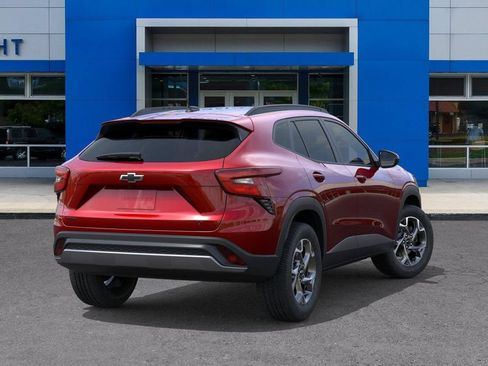 New 2026 Chevrolet Trax LT w/ Driver Confidence Package FWD image 4